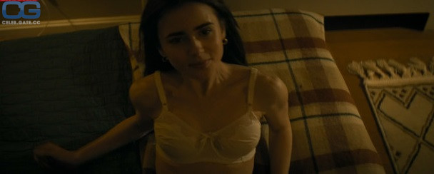 Lily Collins 