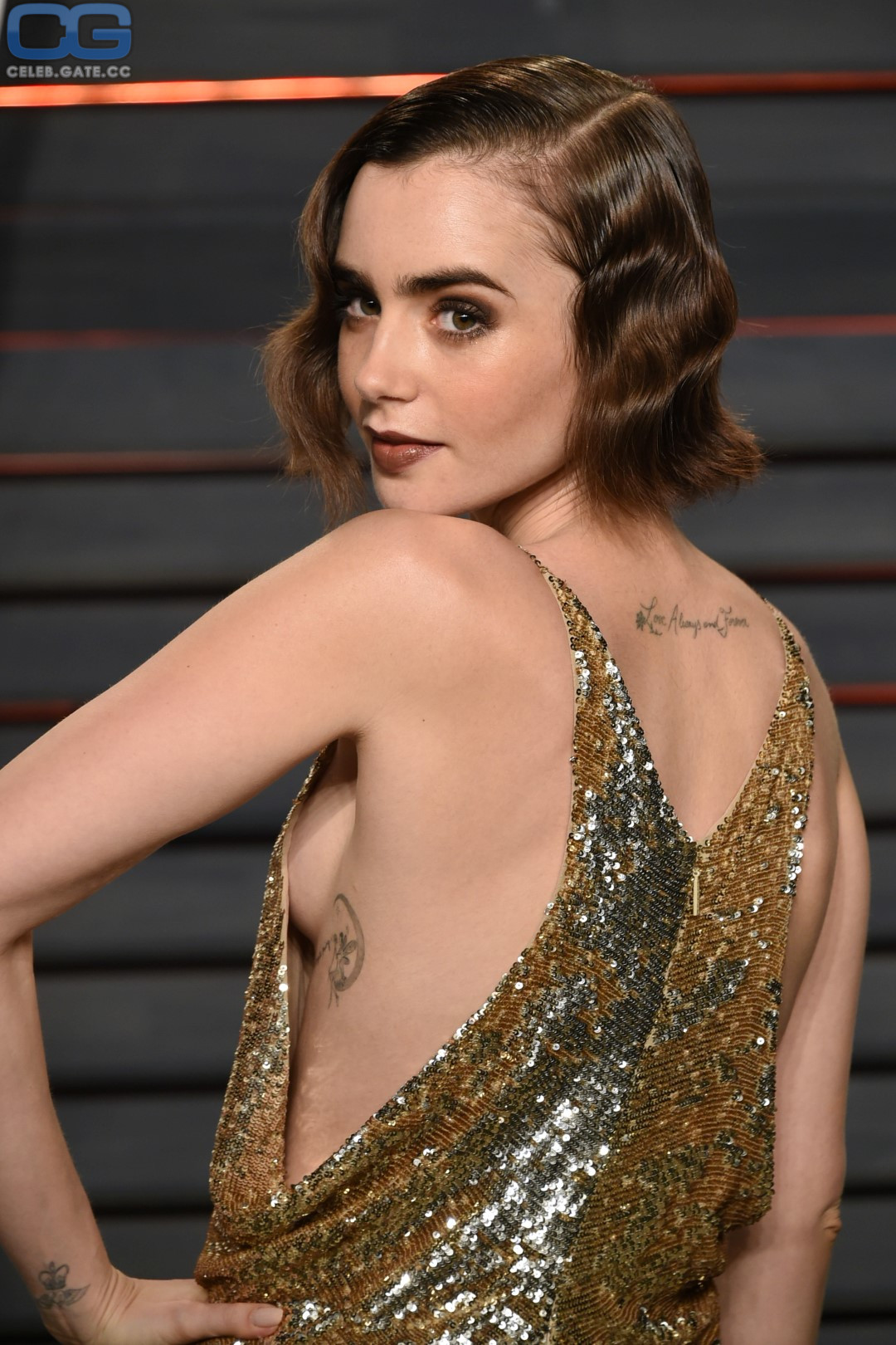 Lily Collins 