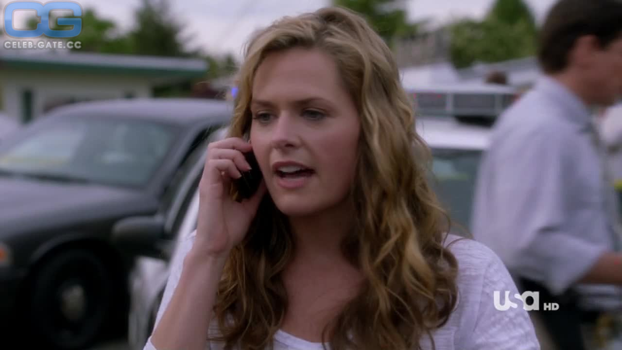 Maggie Lawson 