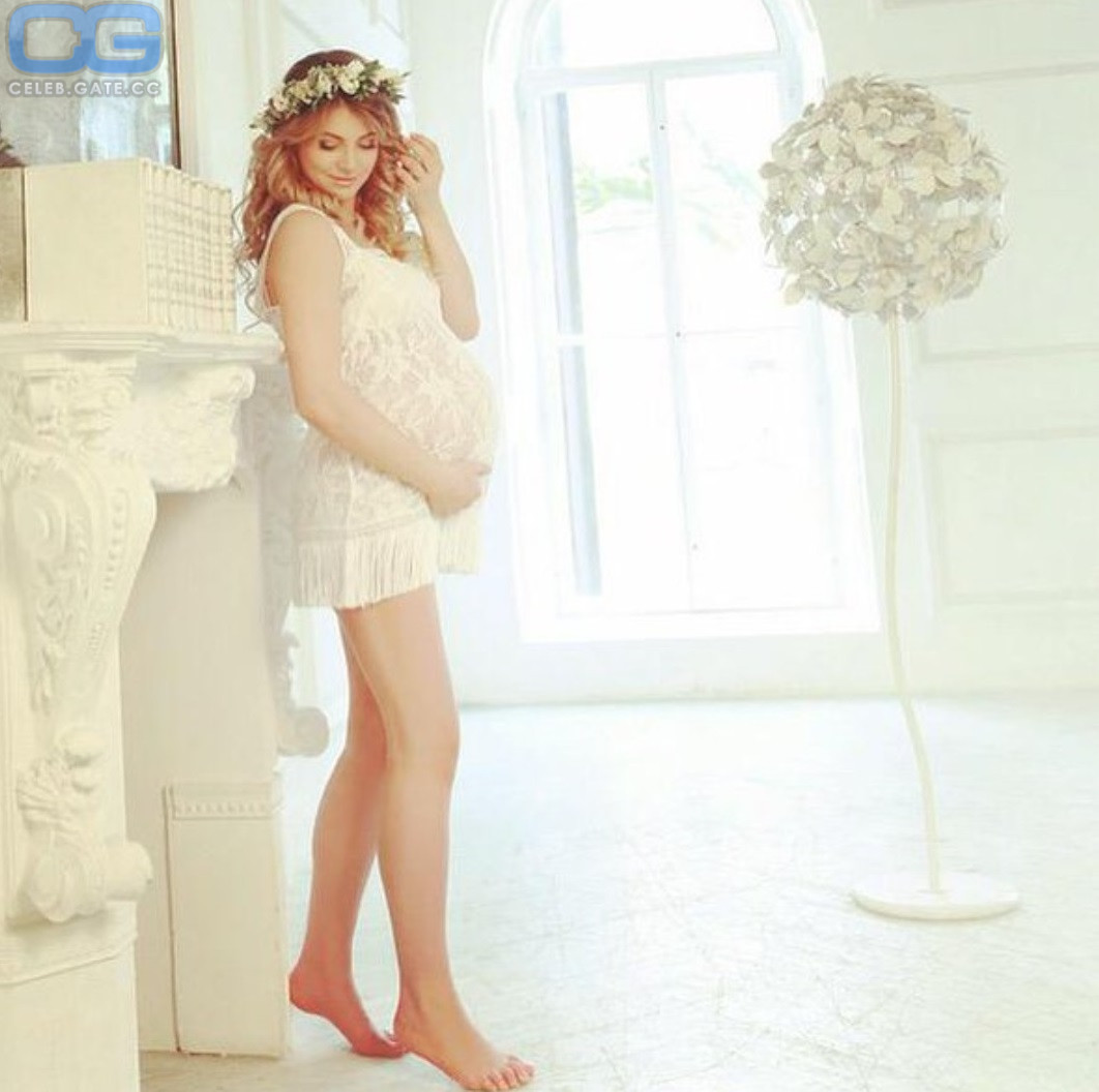 Maria Kirilenko pregnant