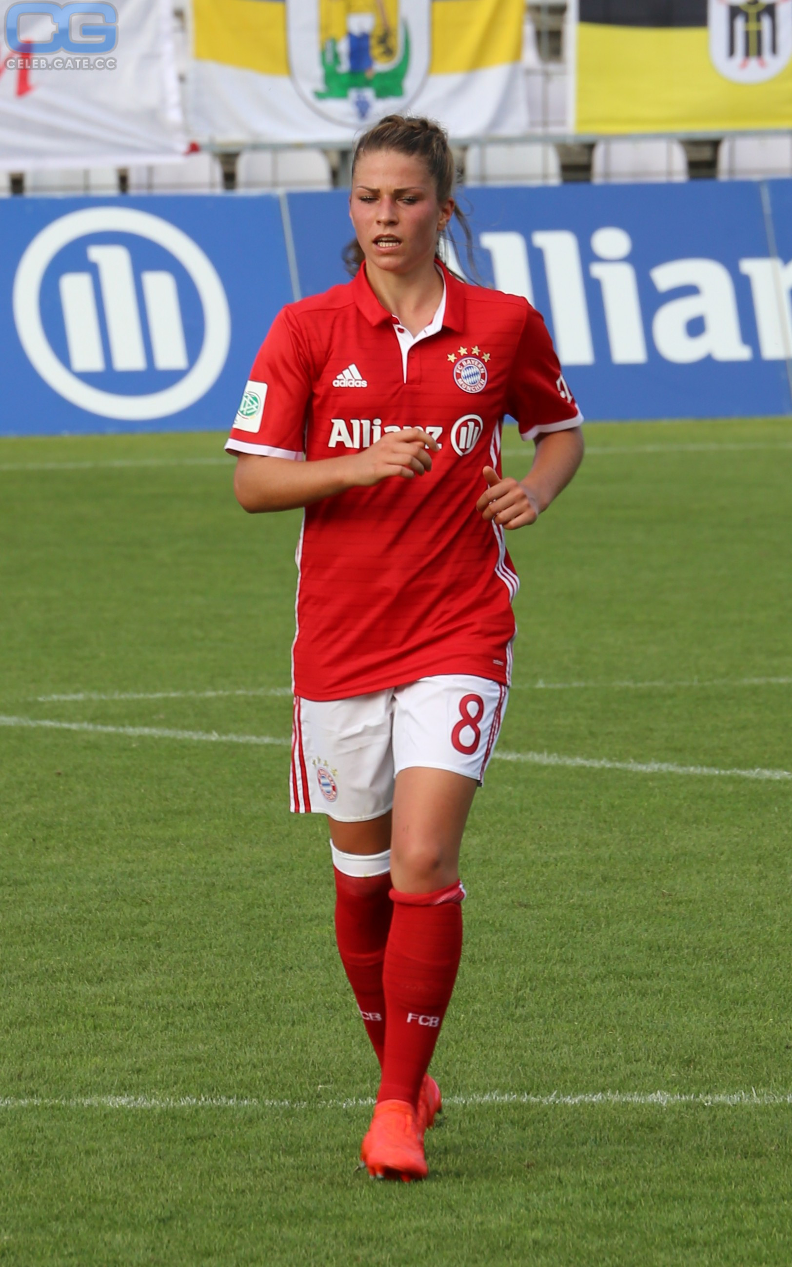 Melanie Leupolz fc bayern