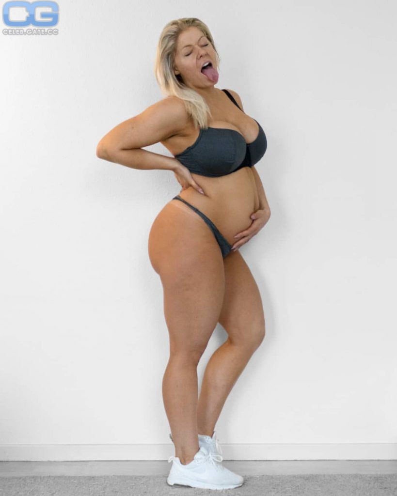 Mia Sand pregnant