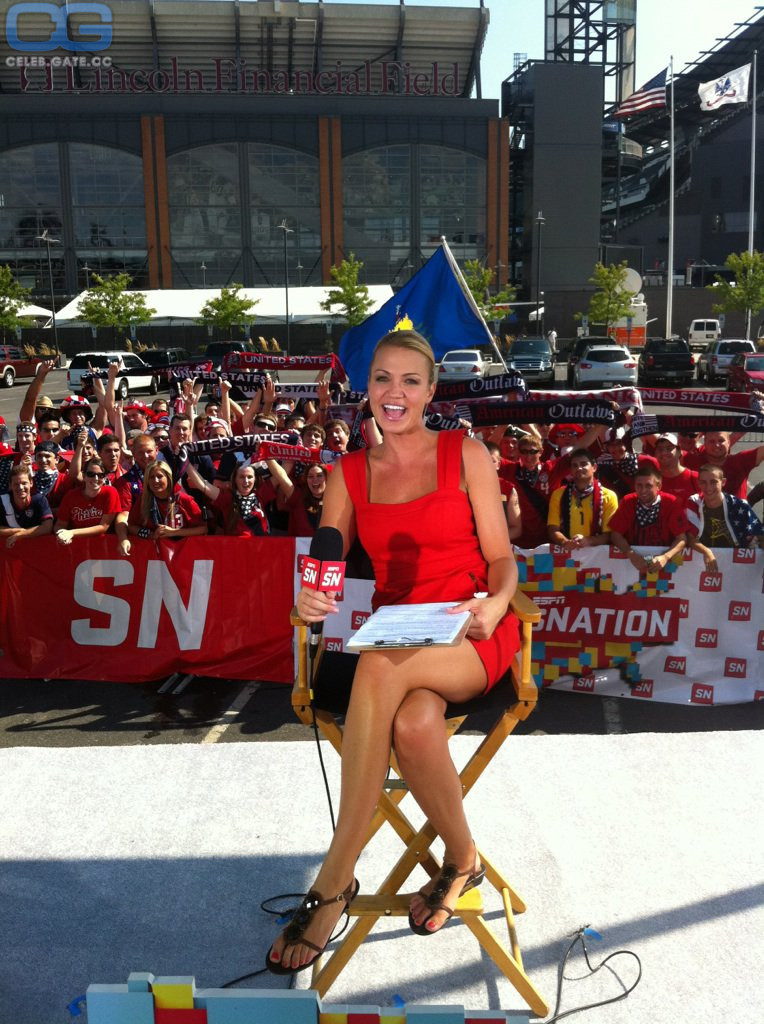 Michelle Beadle leggy