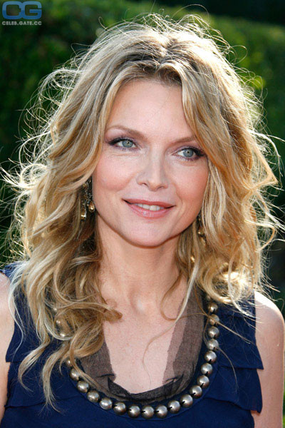 Michelle Pfeiffer hot