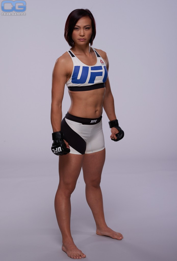 Michelle Waterson body