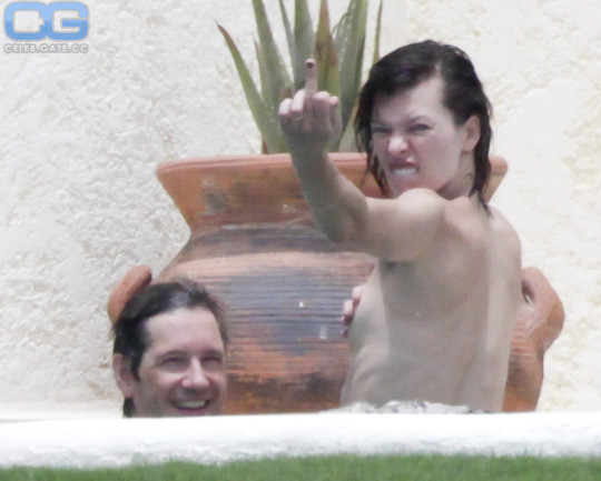 Milla Jovovich nude photos