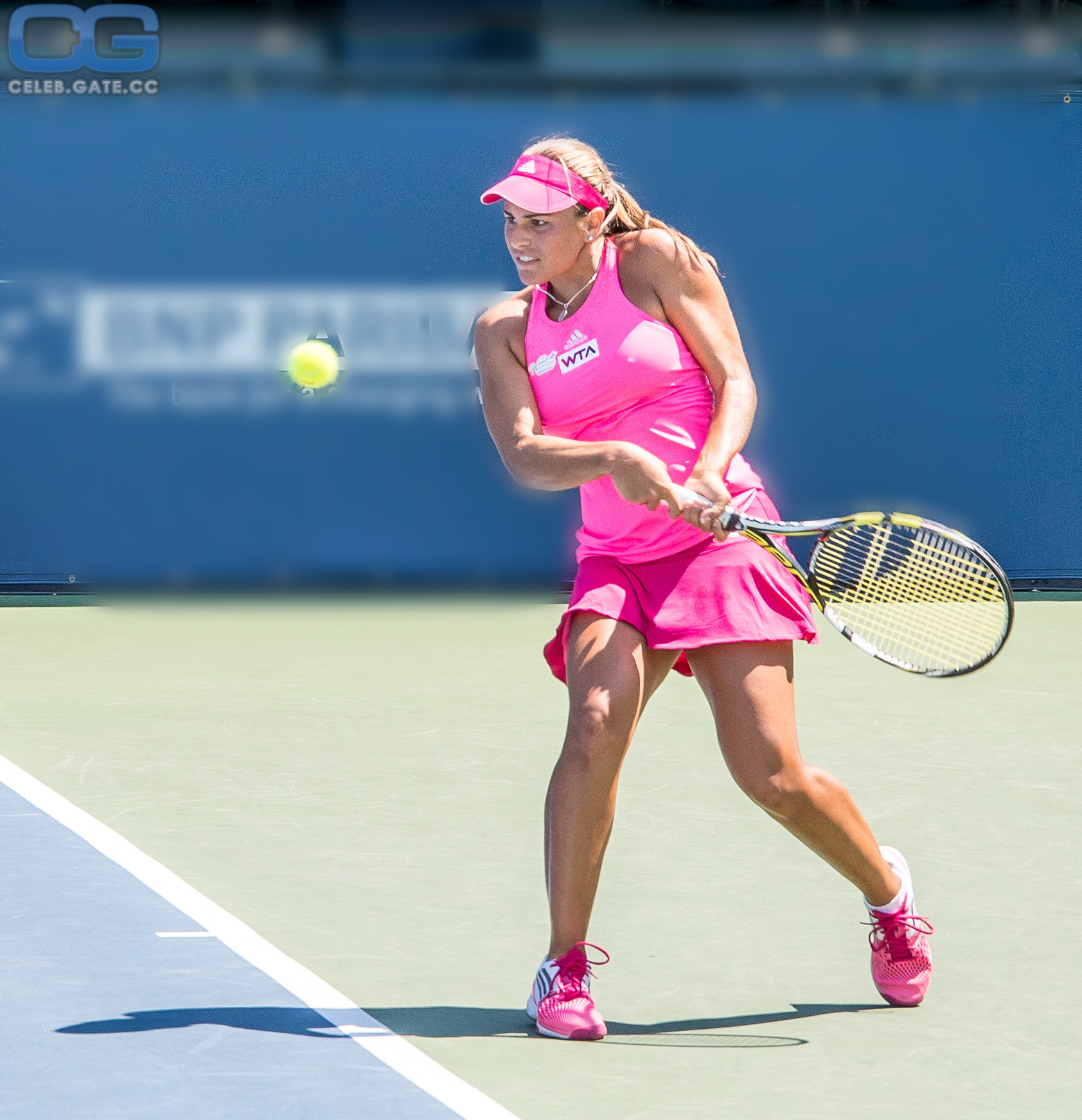 Monica Puig legs