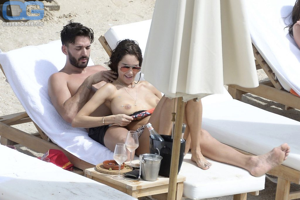 Nabilla Benattia topless