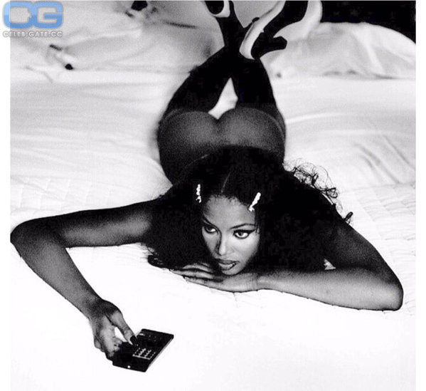 Naomi Campbell nackt