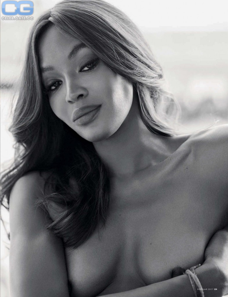 Naomi Campbell nipple slip