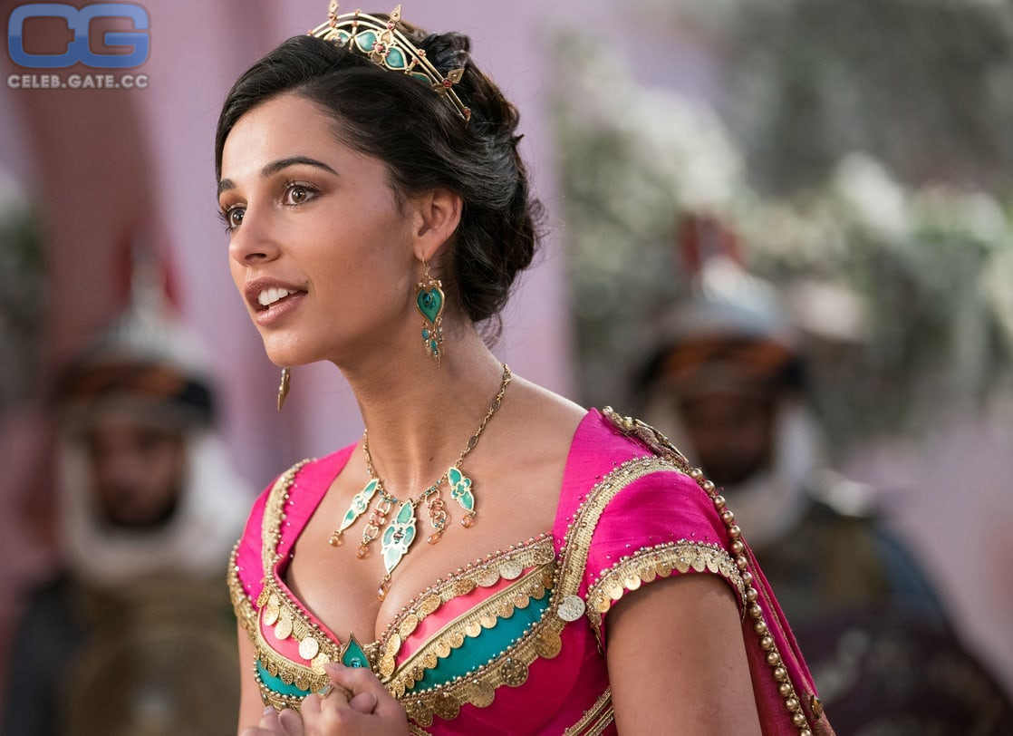 Naomi Scott aladdin