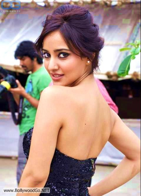 Neha Sharma 