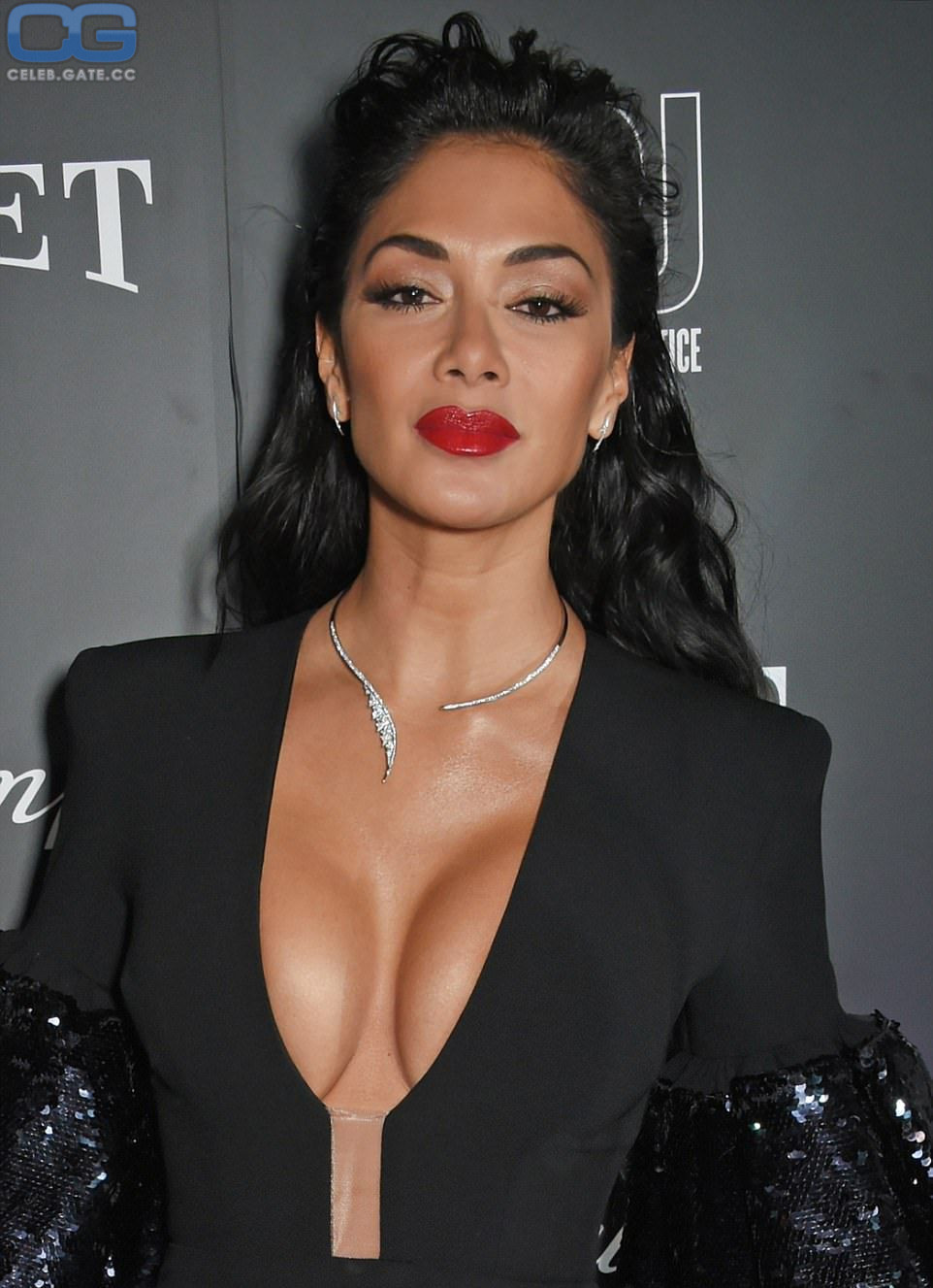 Nicole Scherzinger cleavage