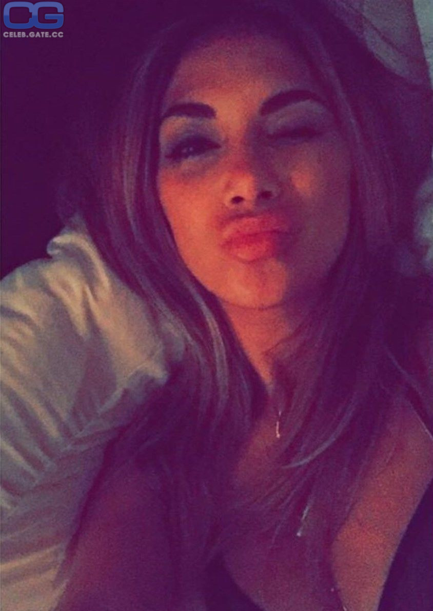 Nicole Scherzinger nude photos