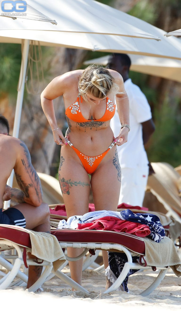 Olivia Buckland pussy slip