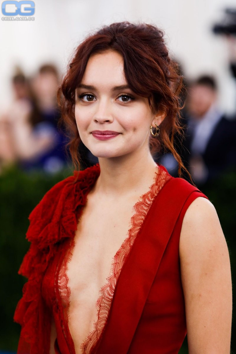 Olivia Cooke cleavage