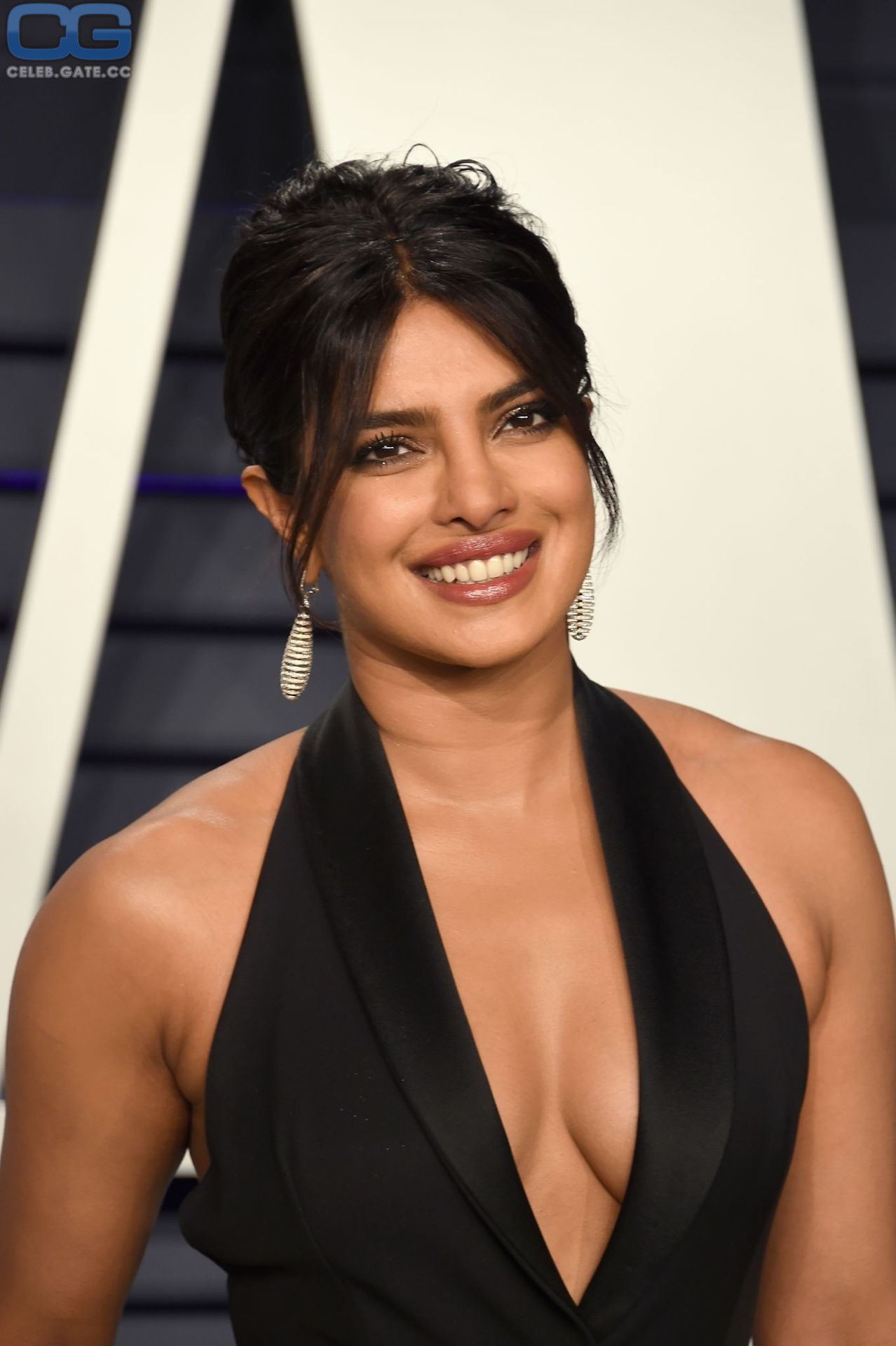 Priyanka Chopra cleavage