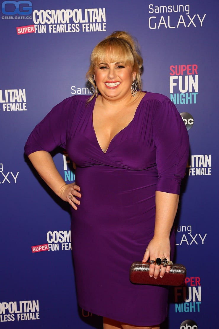 Rebel Wilson sexy