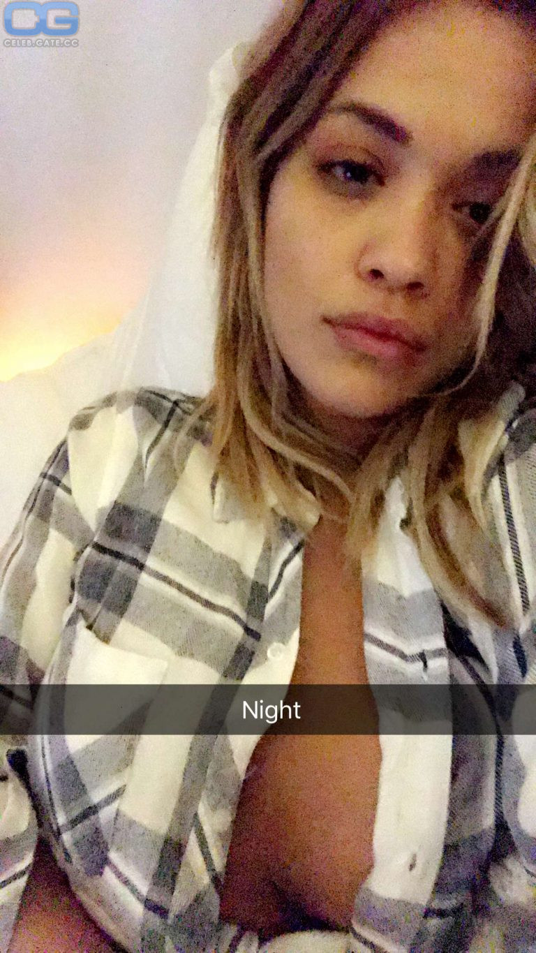 Rita Ora oops