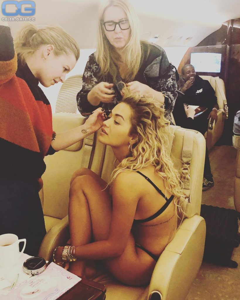 Rita Ora oops