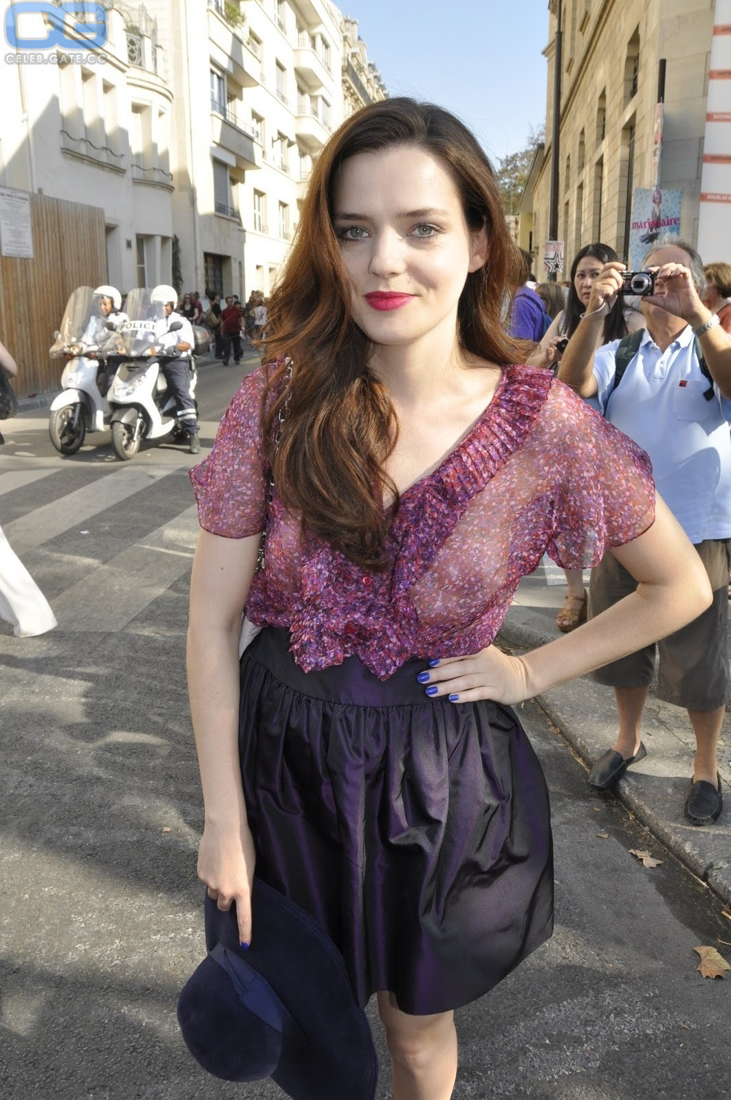 Roxane Mesquida see through