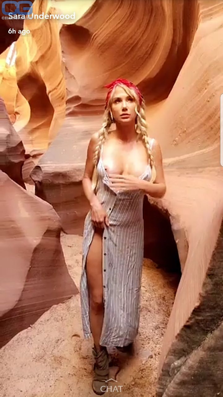 Sara Jean Underwood nipple slip