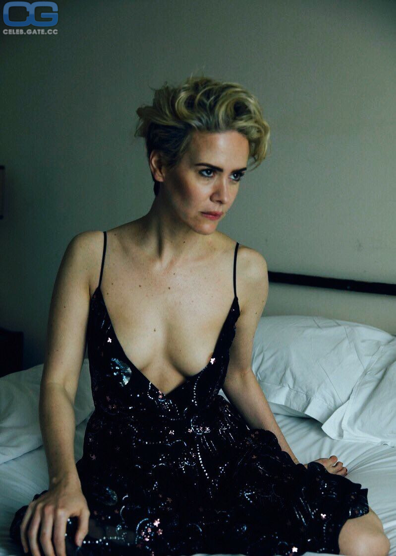 Sarah Paulson nipple slip