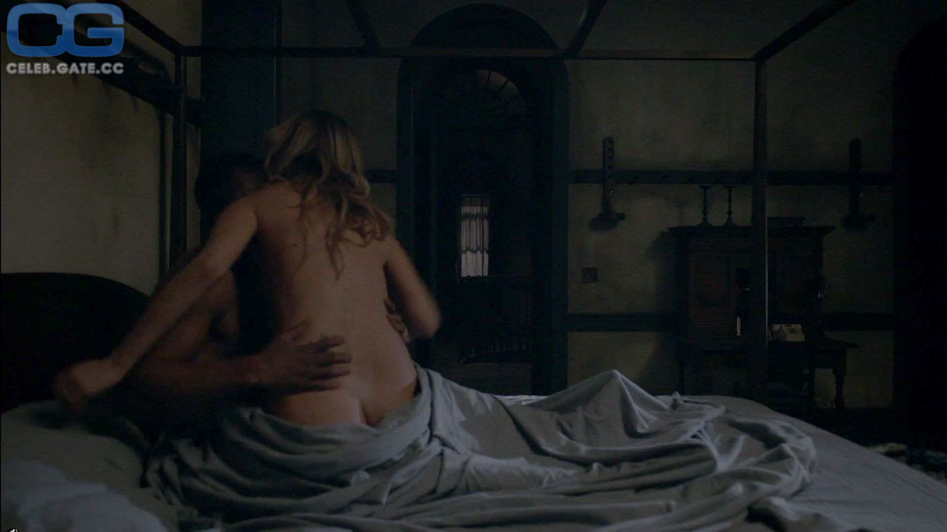 Sarah Paulson sex scene