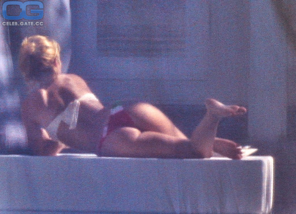 Shakira leaked photos