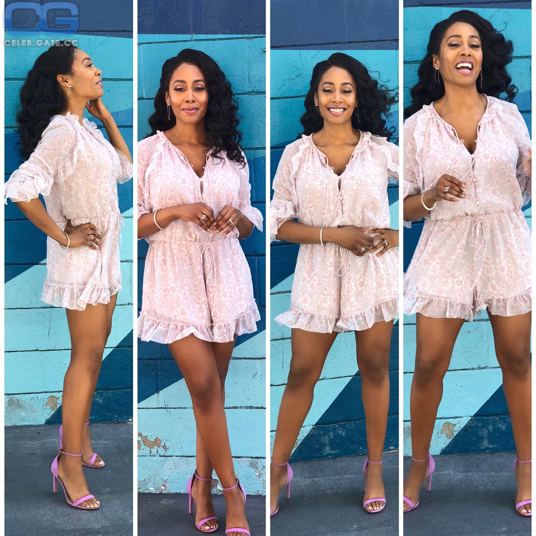 Simone Missick sexy