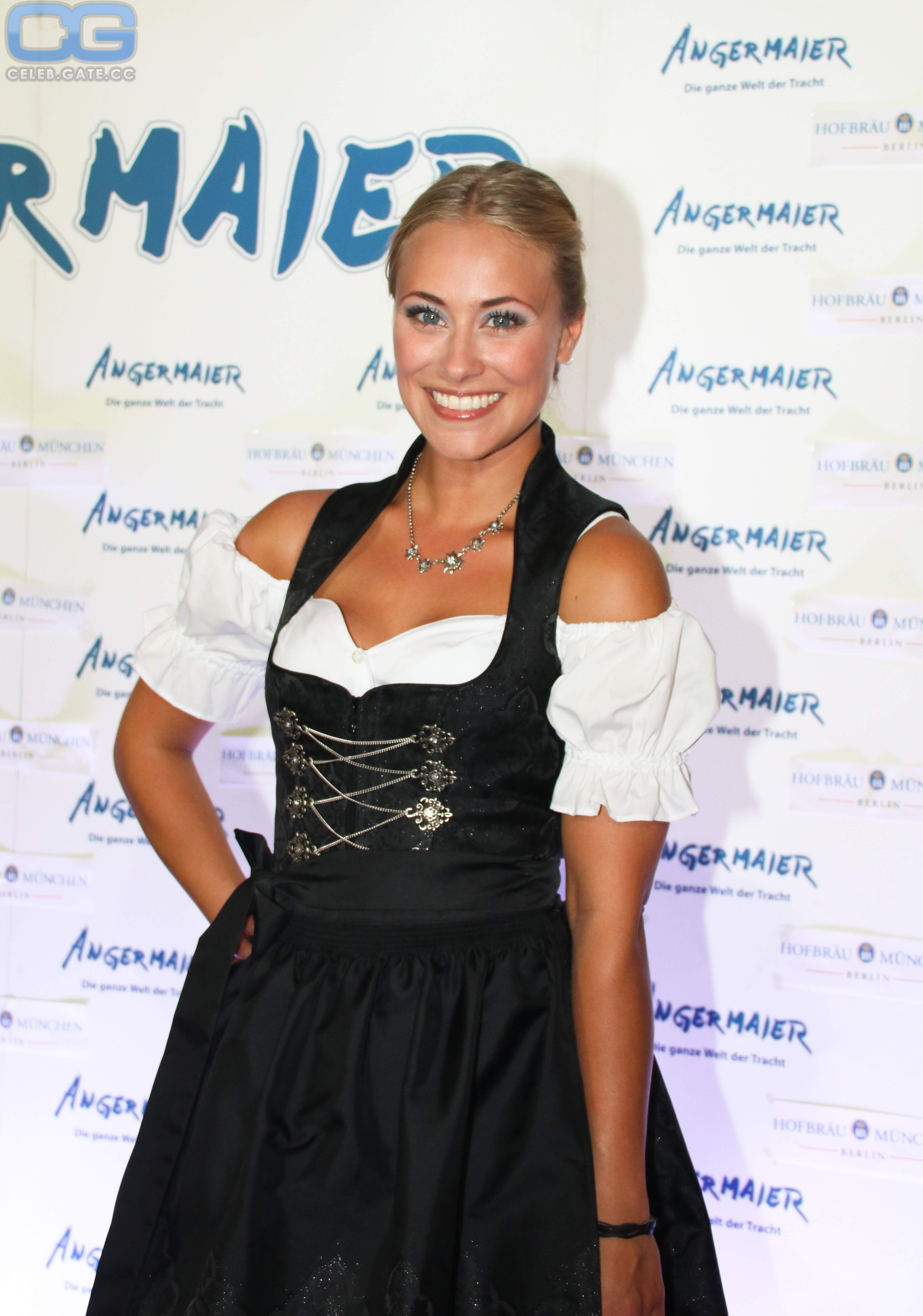 Sina Tkotsch dirndl