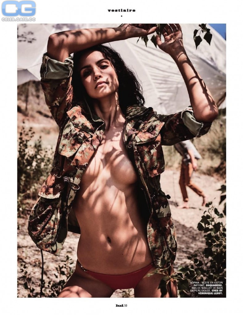 Sofia Resing topless