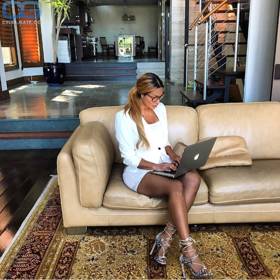 Somaya Reece legs