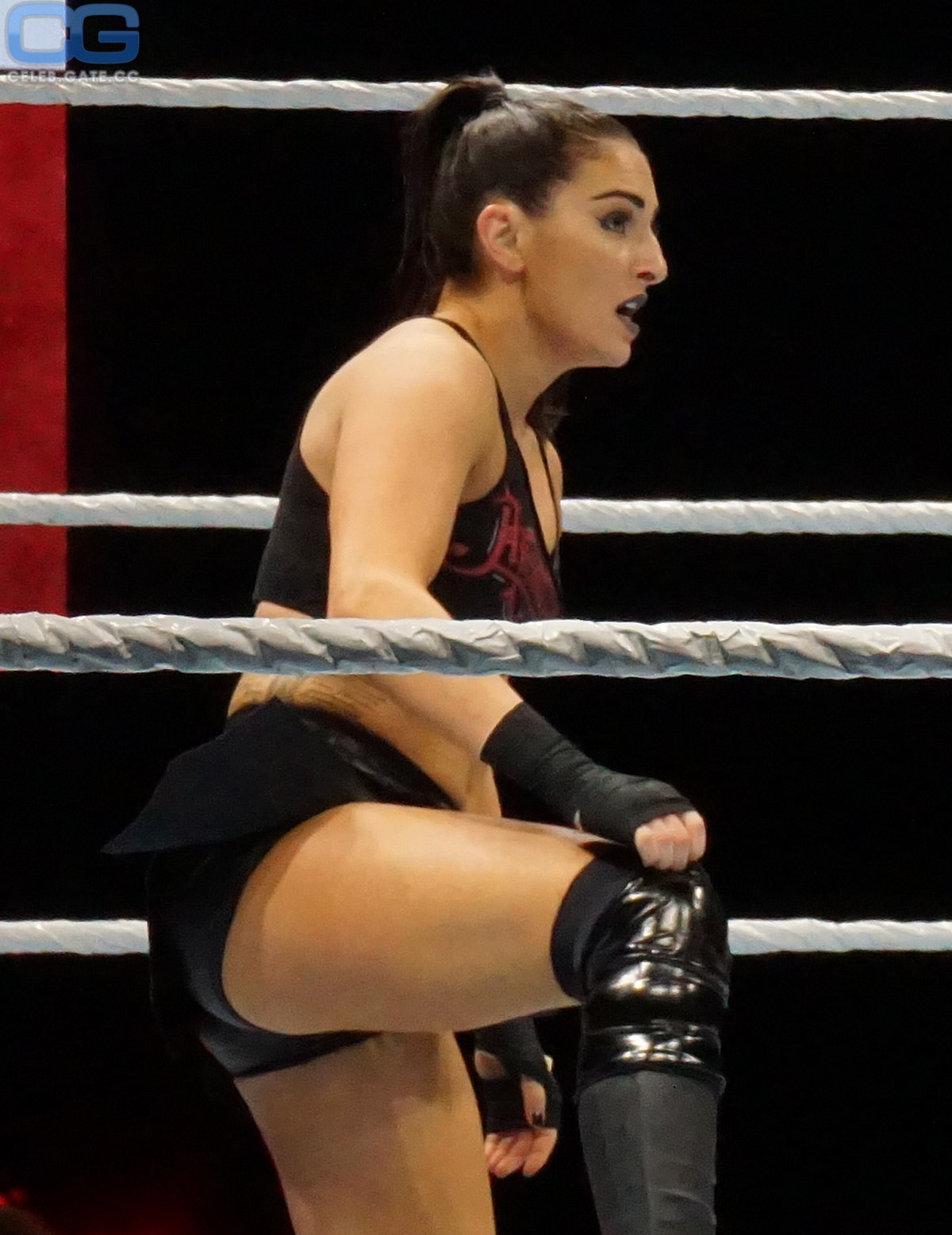 Sonya Deville 