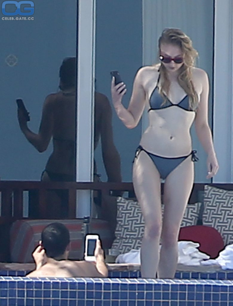 Sophie Turner bikini