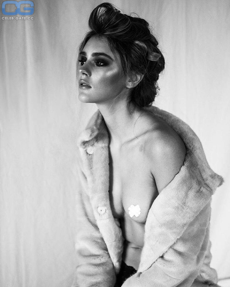 Stefanie Giesinger topless