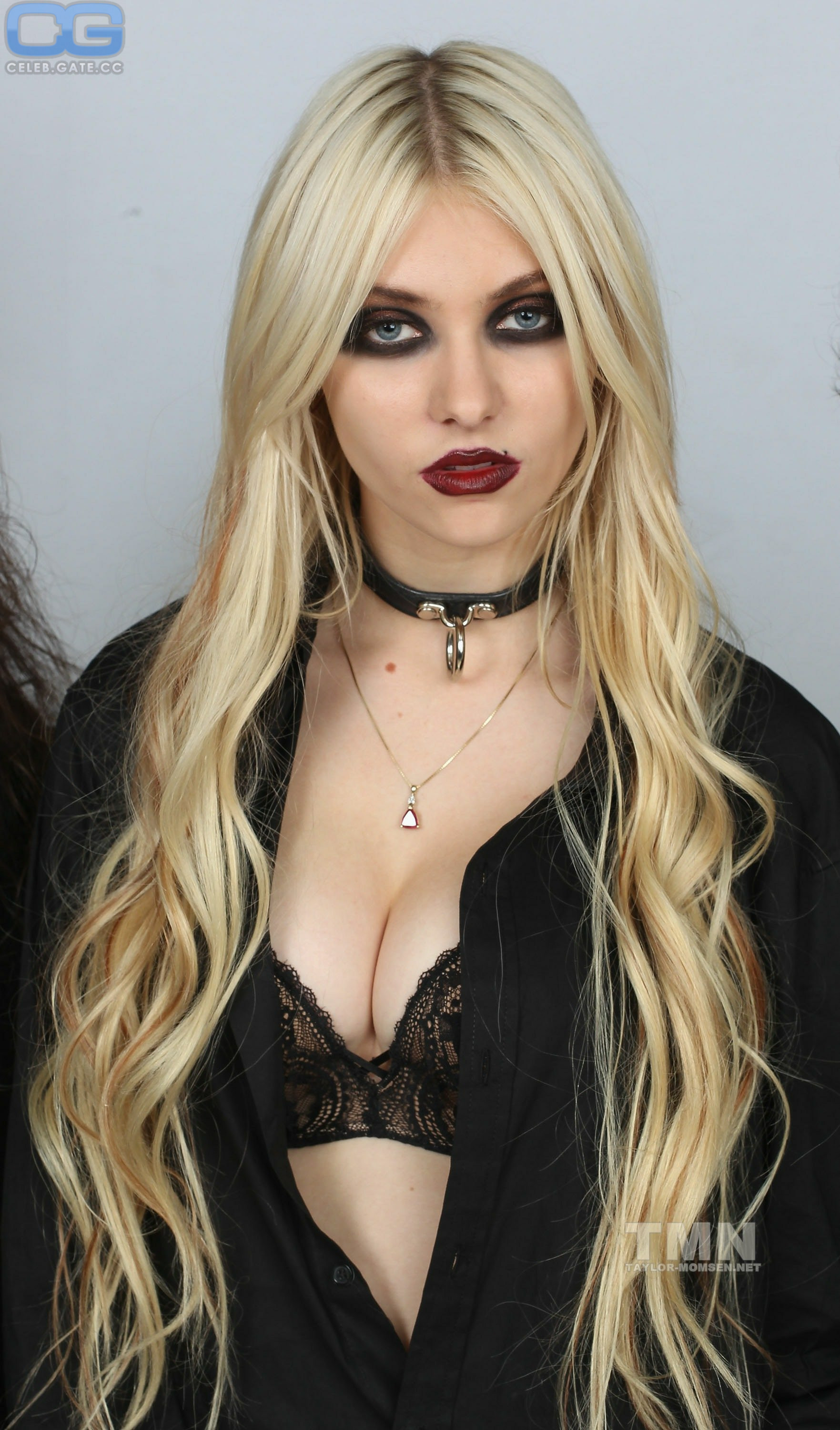 Taylor Momsen body