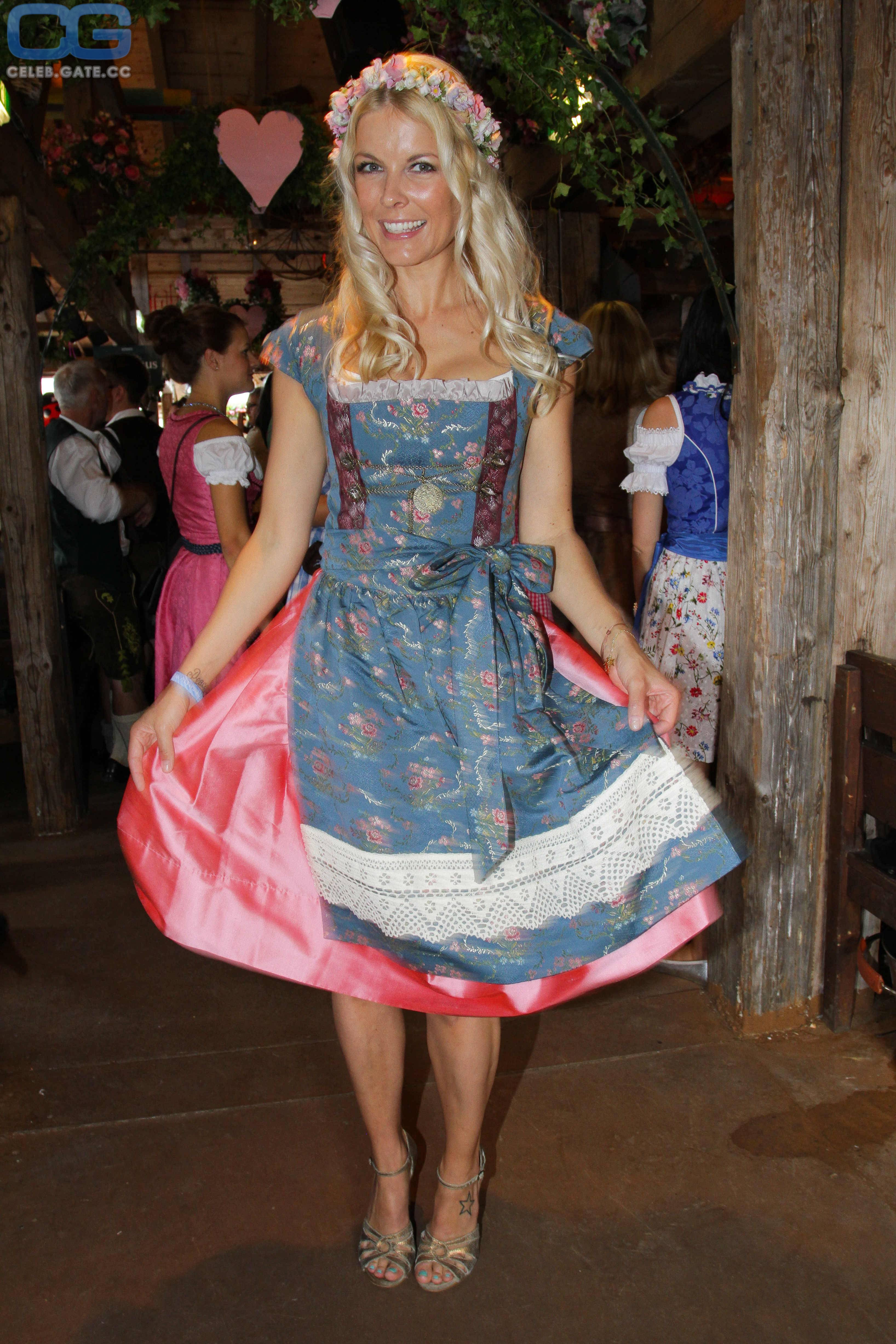 Tina Kaiser dirndl