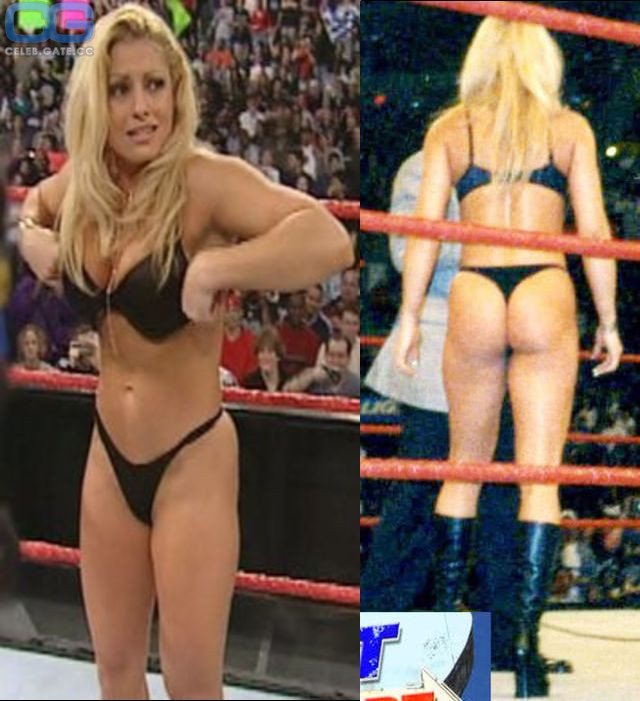 Trish Stratus wrestling