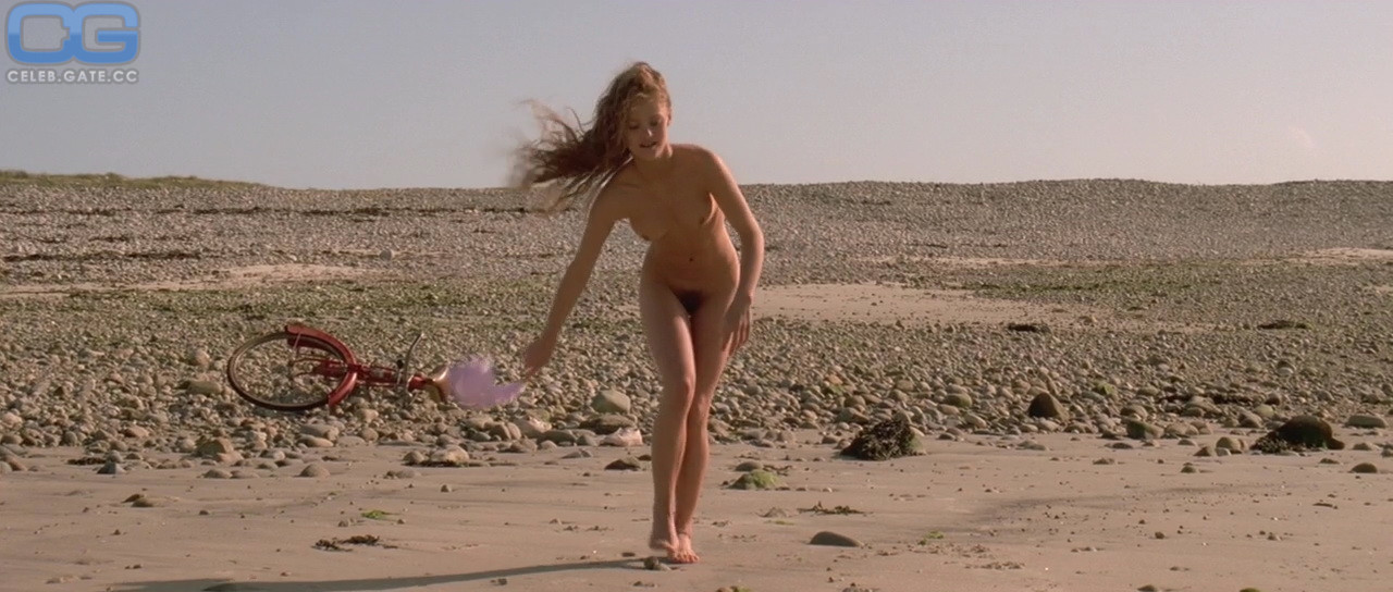 Vanessa Paradis naked