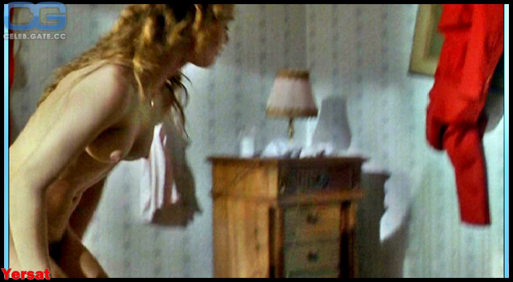 Vanessa Paradis naked scene