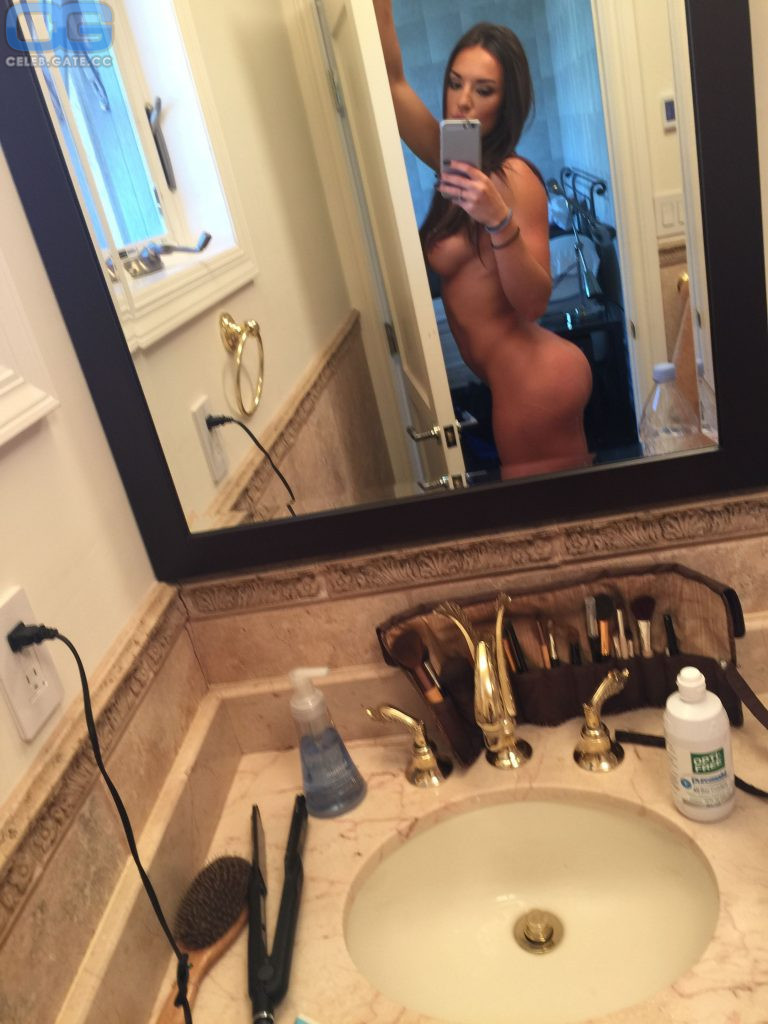 Whitney Johns leaked photos