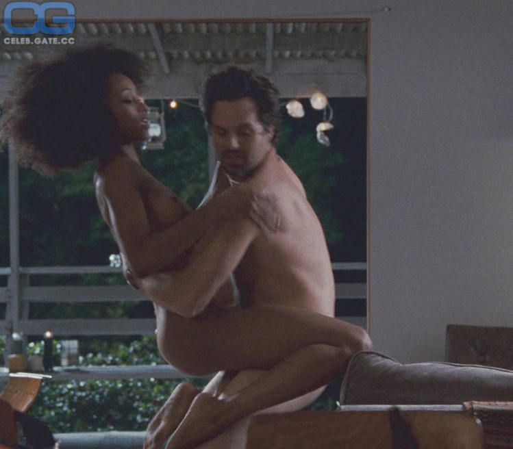 Yaya DaCosta naked