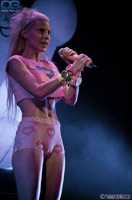 Yolandi Visser cameltoe