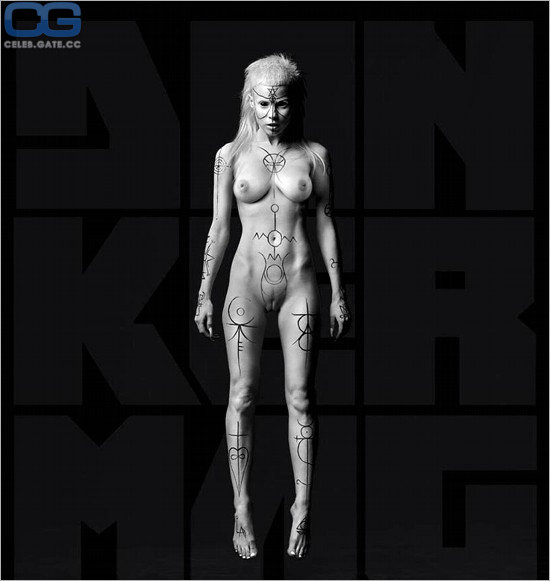 Yolandi Visser naked