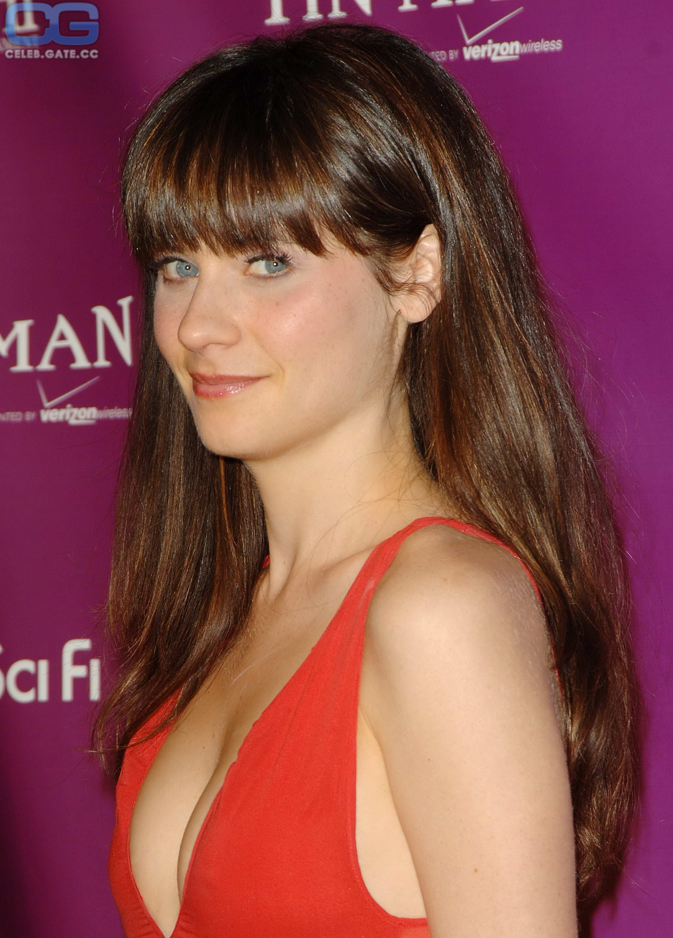 Zooey Deschanel nackt